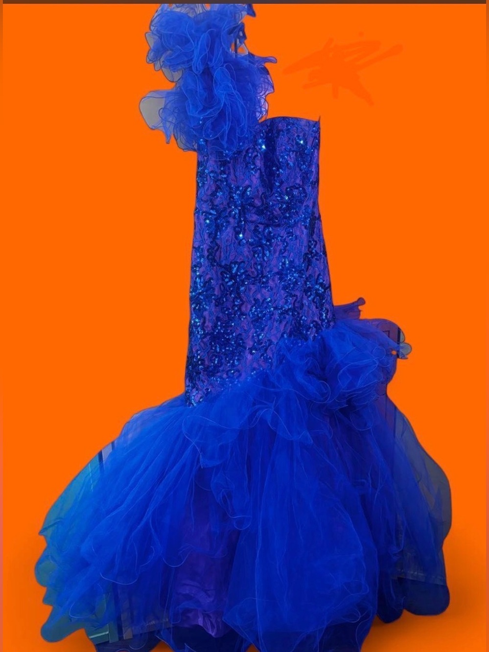 Beautiful vintage Mike benet pagaent / formal gown